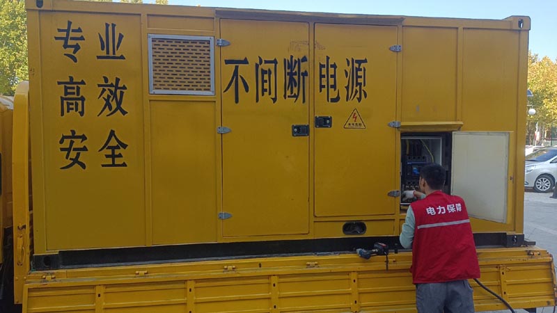 临河柴油发电机组和UPS电源配合使用时，如何避免切换过程中的电力中断？